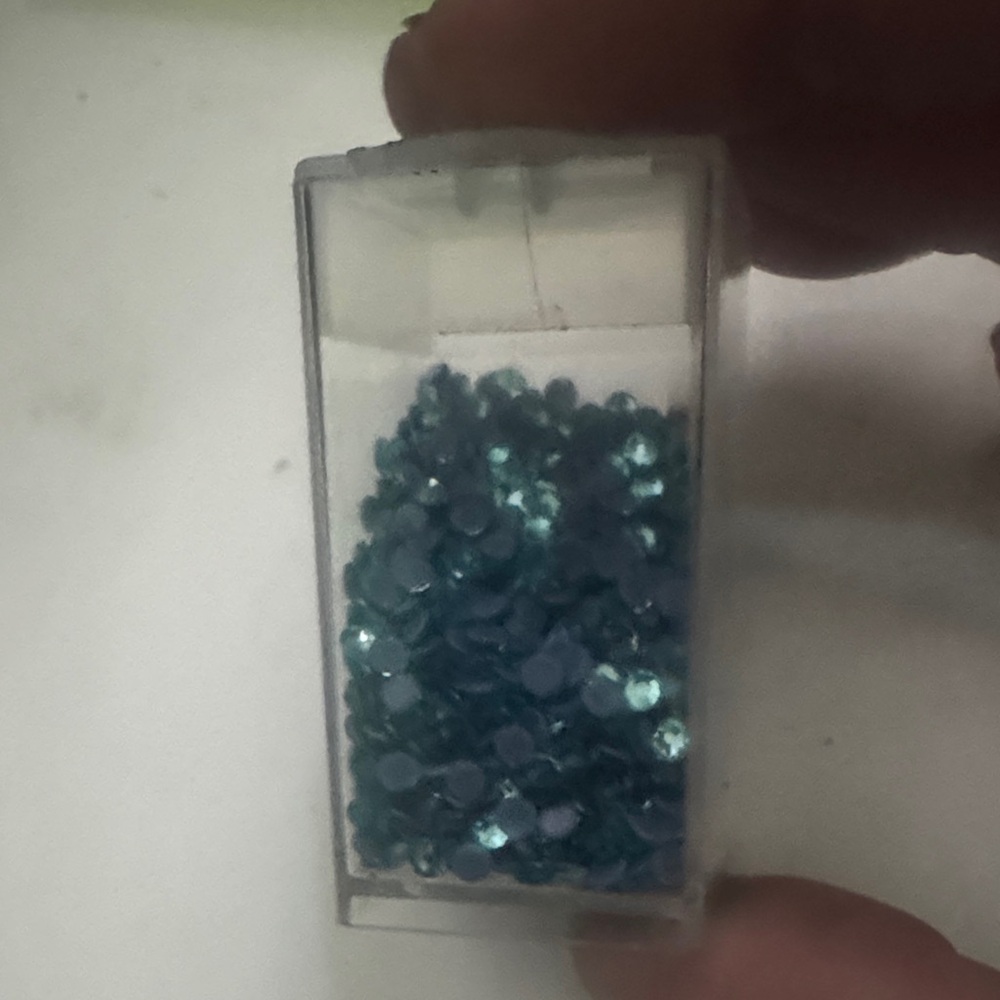 Aqua Blue Rhinestone Mix in Green Tray - Picture 3 of 3